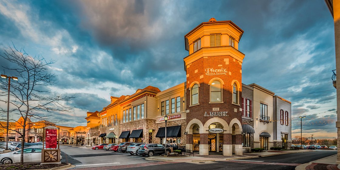 Stoneside Blinds & Shades - Oak Brook - Custom window blinds and shades for the Oak Brook, Illinois area